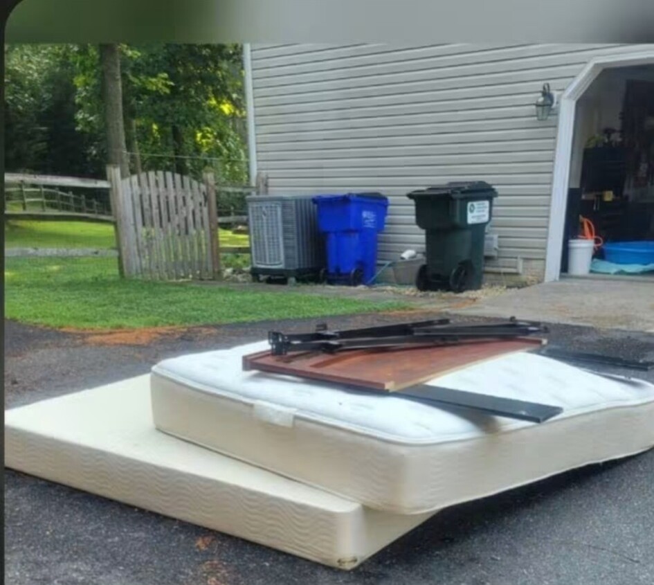 Bulky household removal in Rising Sun