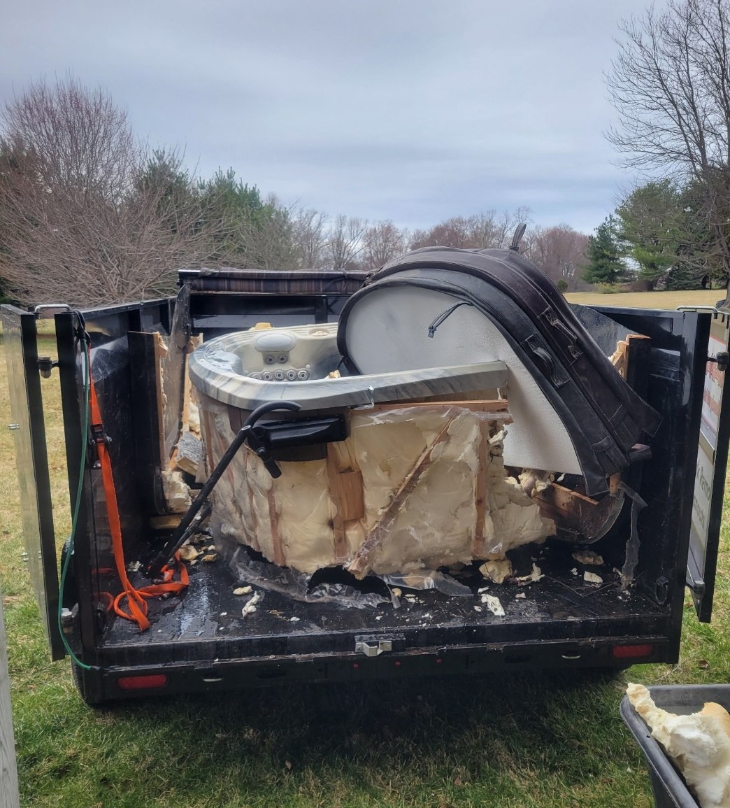 Hot tub removed and loaded by Rubbish